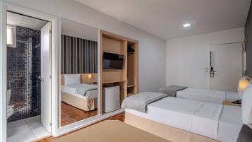 Quarto duplo standard | 1 quarto, frigobar, cofres nos quartos, escrivaninha