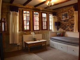 Cottage, Private Bathroom (The Old Dispensary) | Lounge