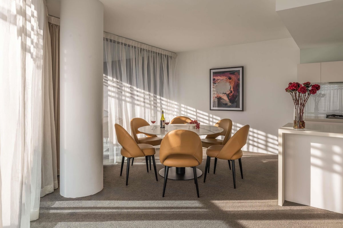 Suite, 2 Bedrooms | 2 bedrooms, minibar, in-room safe, desk