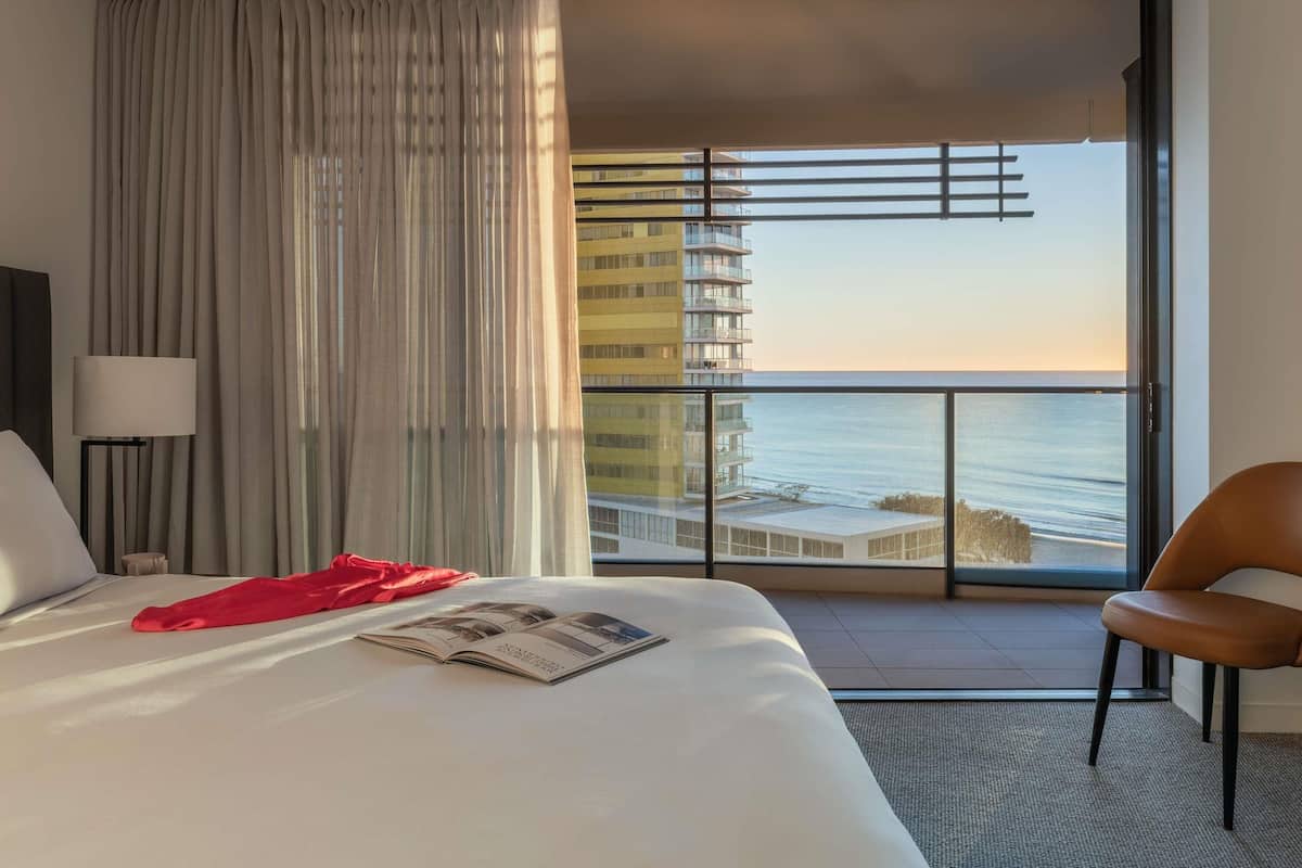 Suite, 2 Bedrooms (Ocean) | Minibar, in-room safe, desk, blackout drapes