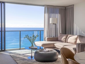 Suite, 2 chambres (Sky View) | Minibar, coffre-fort, bureau, rideaux d’obscurcissement