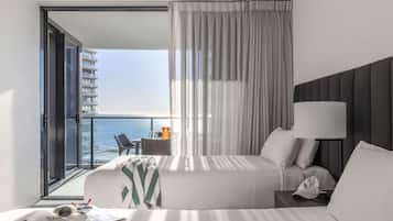 Suíte, 2 quartos (Ocean) | Frigobar, cofres nos quartos, escrivaninha, cortinas blackout