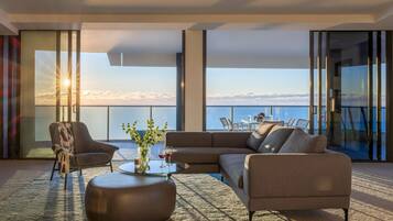 Room, 3 Bedrooms (Sky Home)