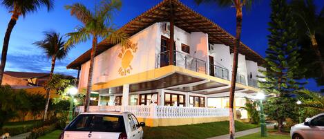 Façade de l’hébergement - soirée/nuit