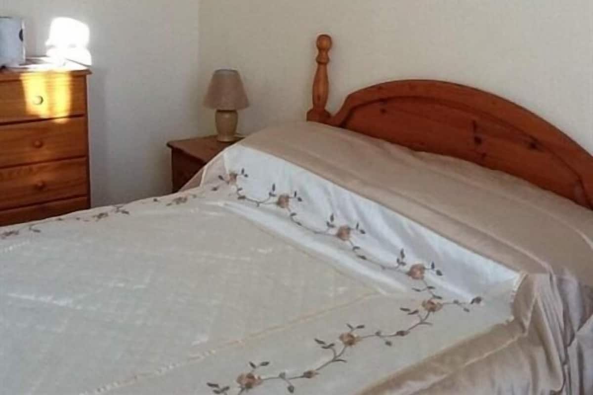 Iron/ironing board, free WiFi