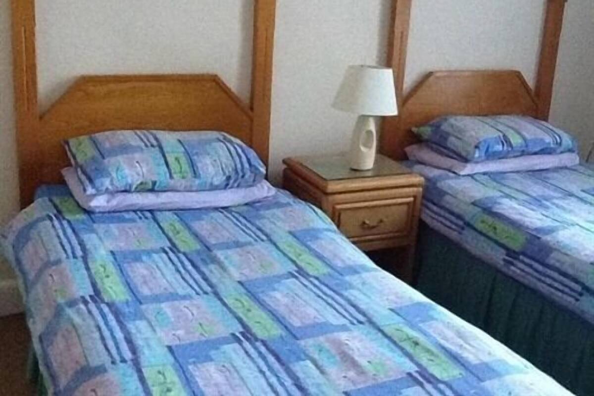 Standard Twin Room, Shared Bathroom