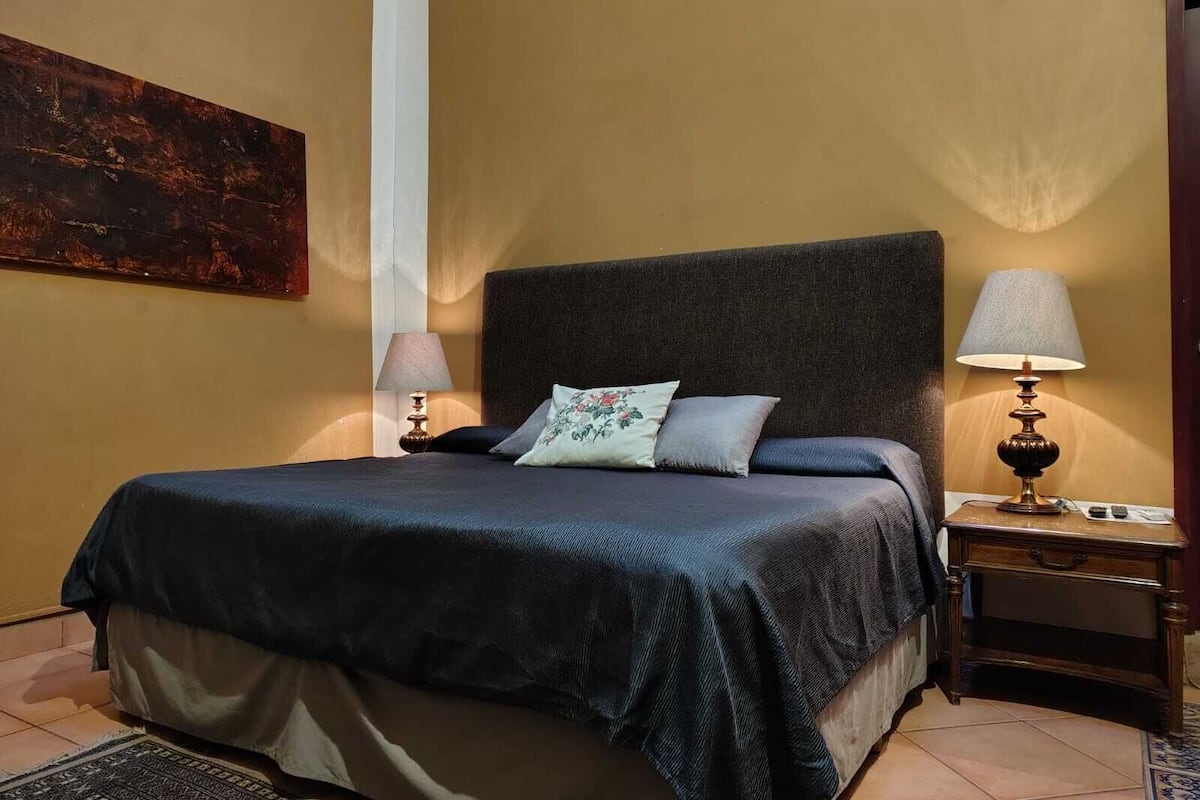 Deluxe-Zimmer, 1 King-Bett | Bettwäsche aus ägyptischer Baumwolle, Tempur-Pedic-Betten, Zimmersafe
