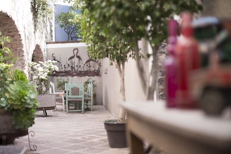 Courtyard. La Casa del Atrio