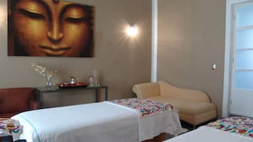 Couples treatment rooms, hot tub, steam room, body treatments