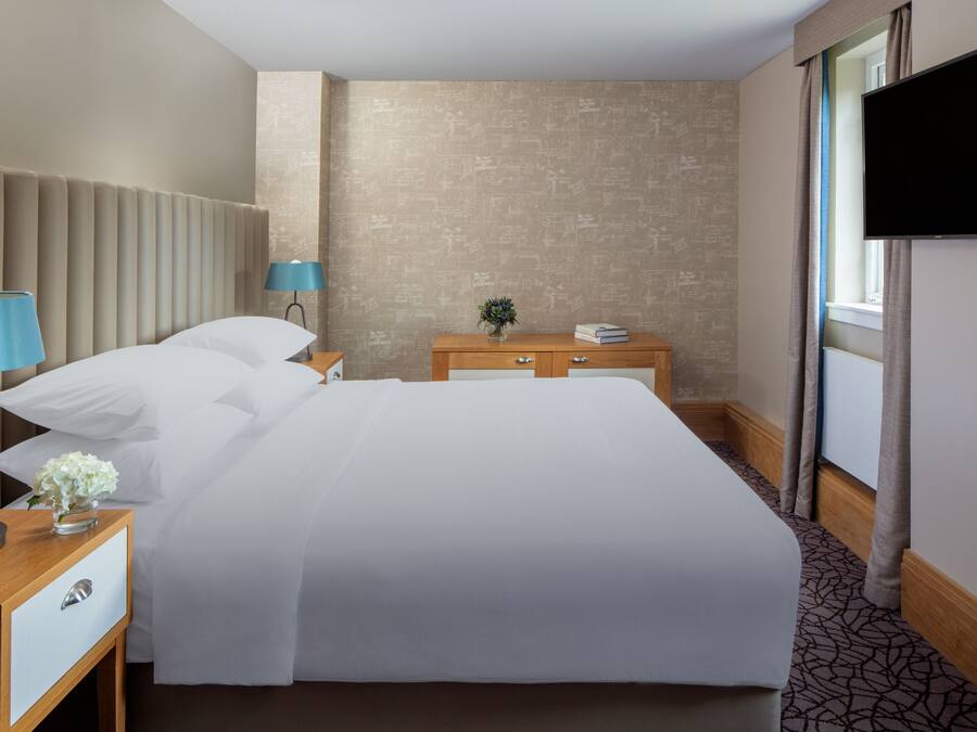 In-room safe, desk, laptop workspace, iron/ironing board