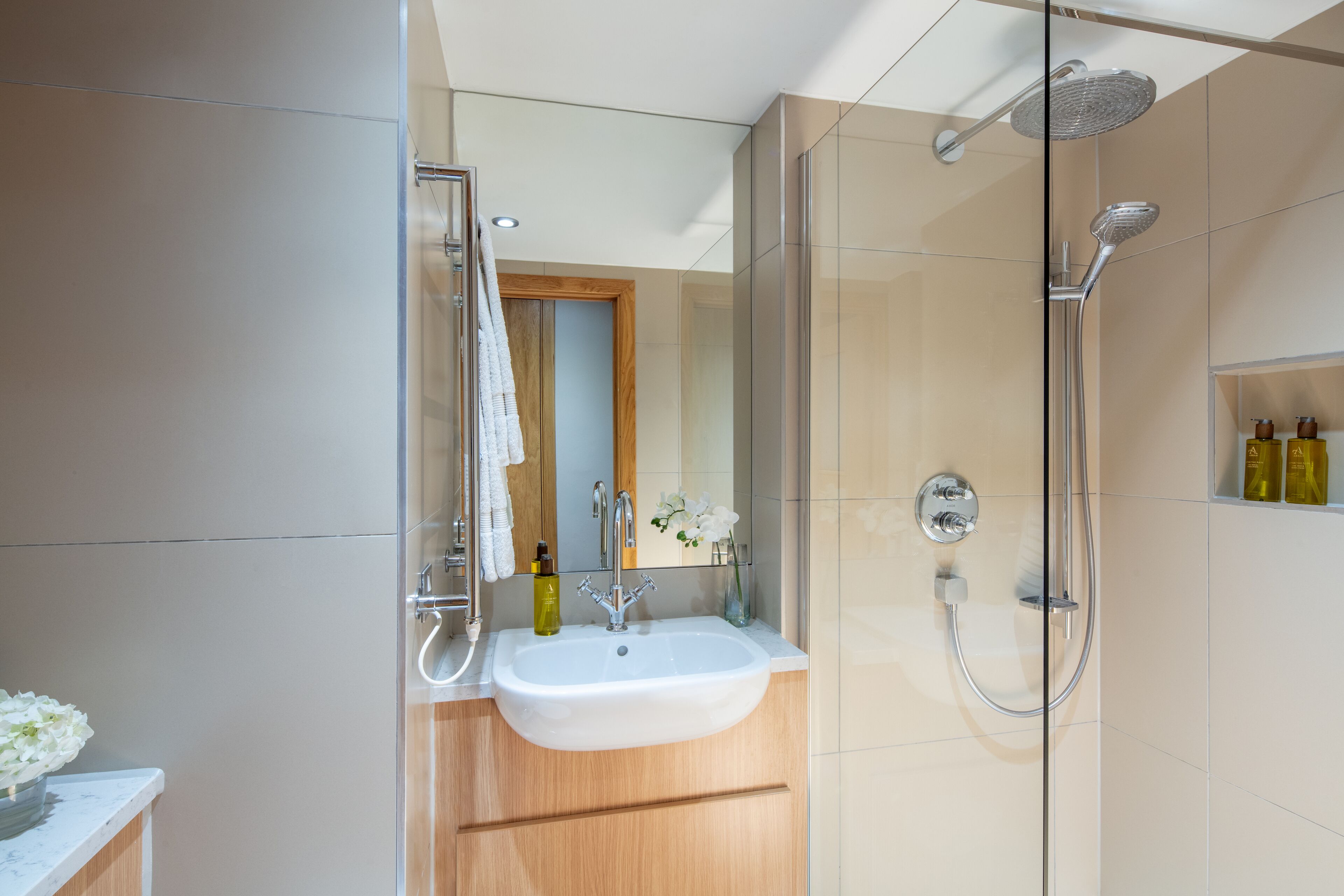 shower, free toiletries, hair dryer, towels