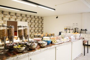 Petit déjeuner servi sur place