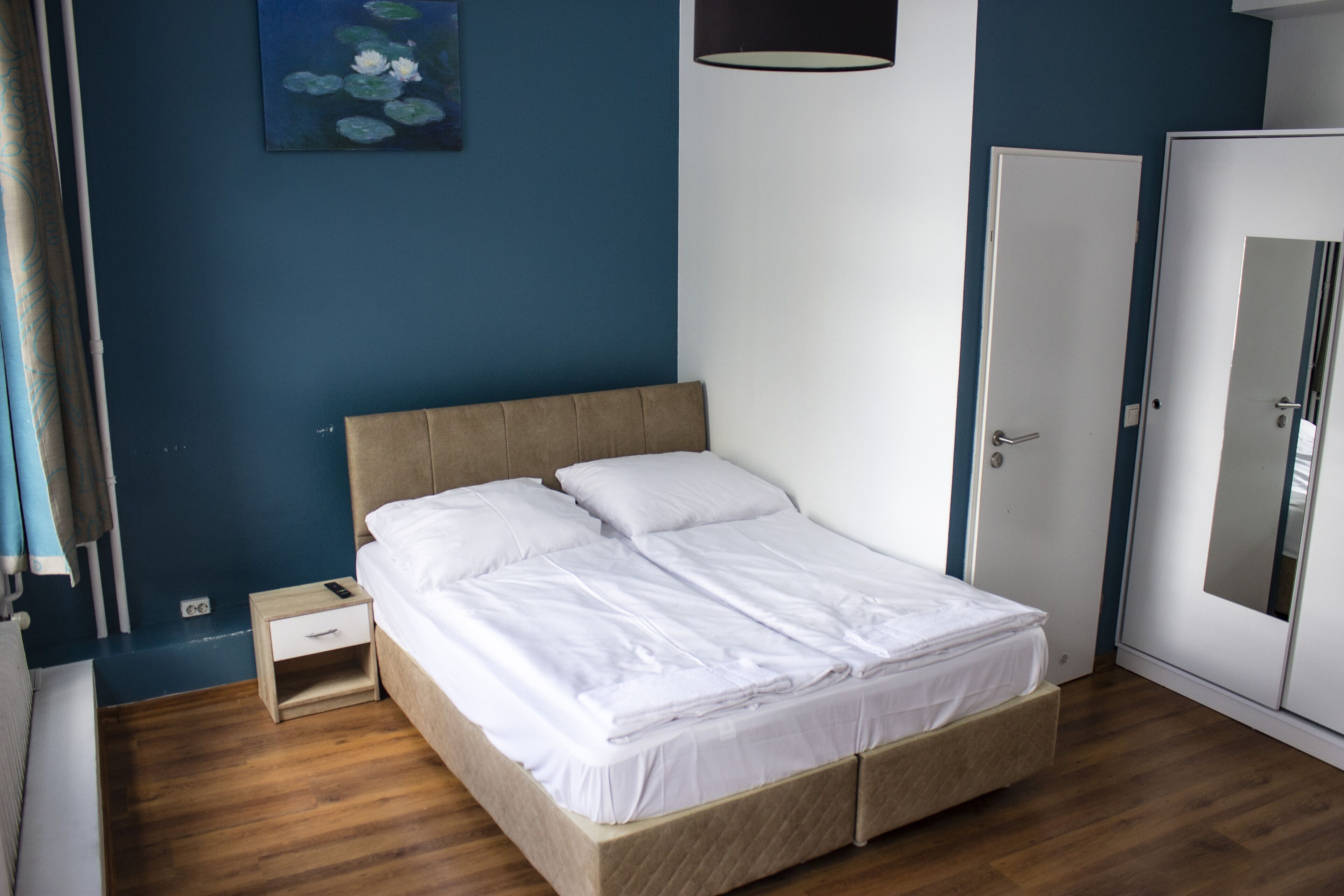 Dobbeltrom | Allergitestet sengetøy, safe på rommet og blendingsgardiner