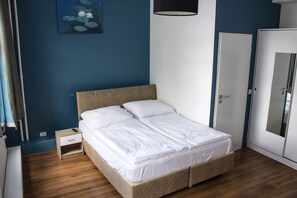 Tweepersoonskamer | Hypoallergeen beddengoed, een kluis op de kamer