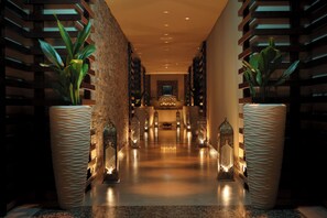 Couples treatment room(s), sauna, hot tub, steam room, body treatments