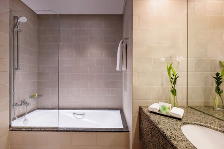 Grand Millennium Al Wahda - Image 66