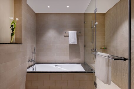 Grand Millennium Al Wahda - Image 44