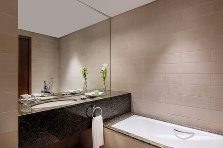 Grand Millennium Al Wahda - Image 64