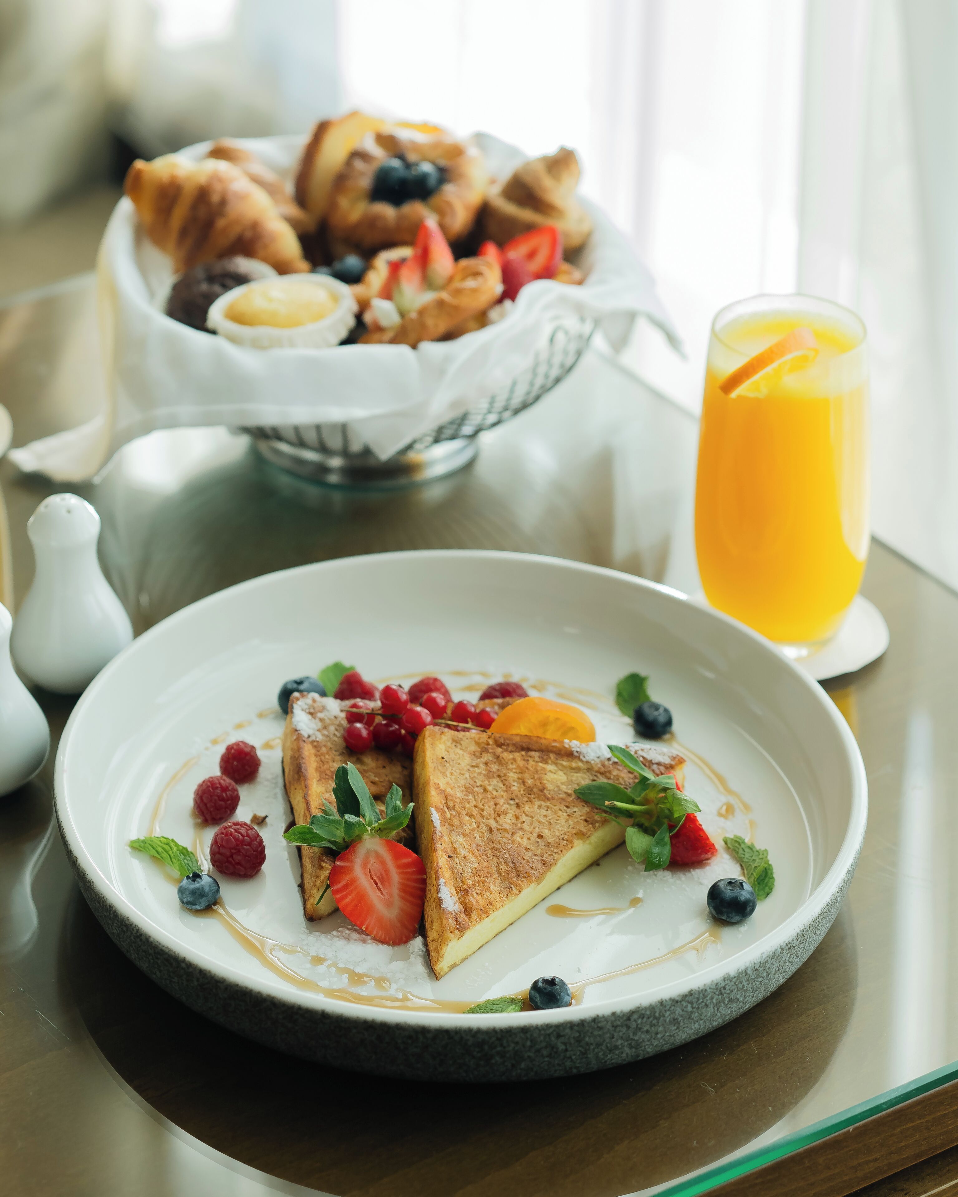 Deluxe Room, 2 Twin Beds | Premium bedding, down comforters, pillowtop beds, in-room safe