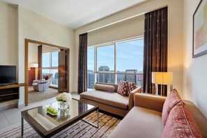 Living area - Grand Millennium Al Wahda (Abu Dhabi)