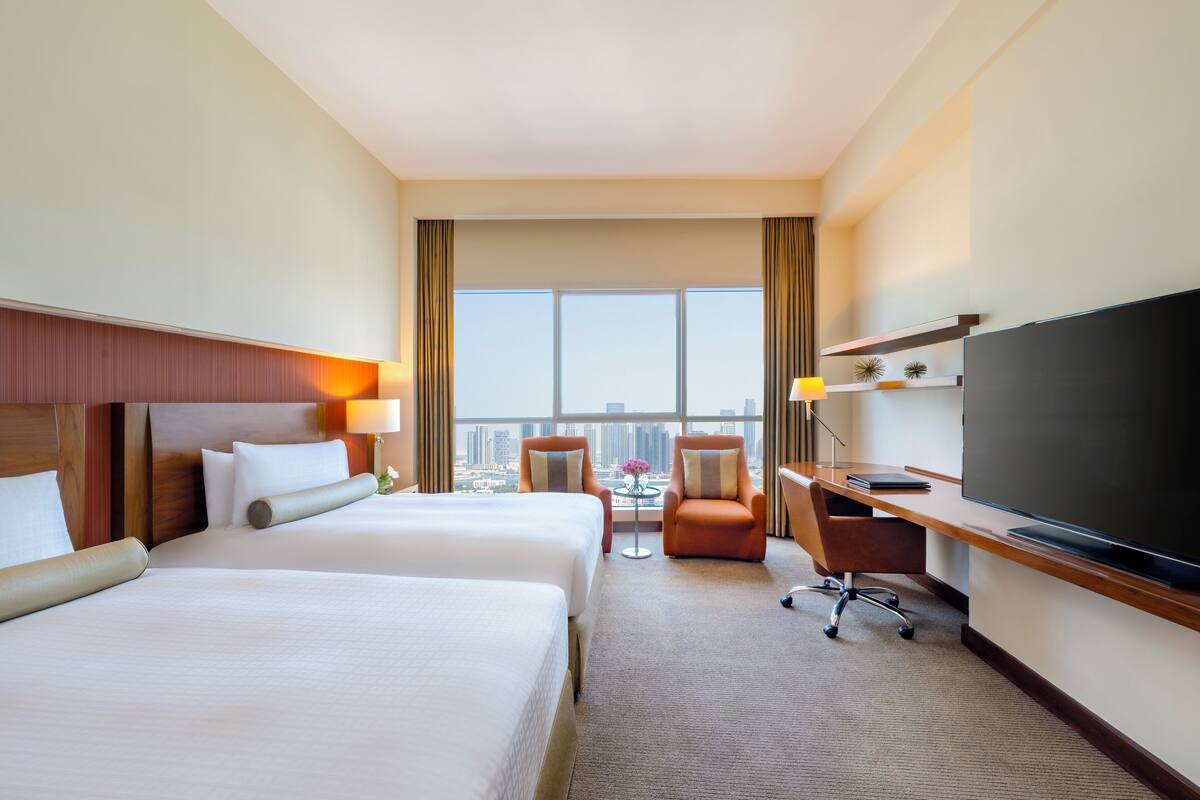 Club Room with Lounge Access, 2 Twin Beds | Premium bedding, down comforters, pillowtop beds, in-room safe