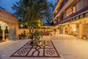 Front of property - Suryaa Villa - A City Centre Hotel (Jaipur)