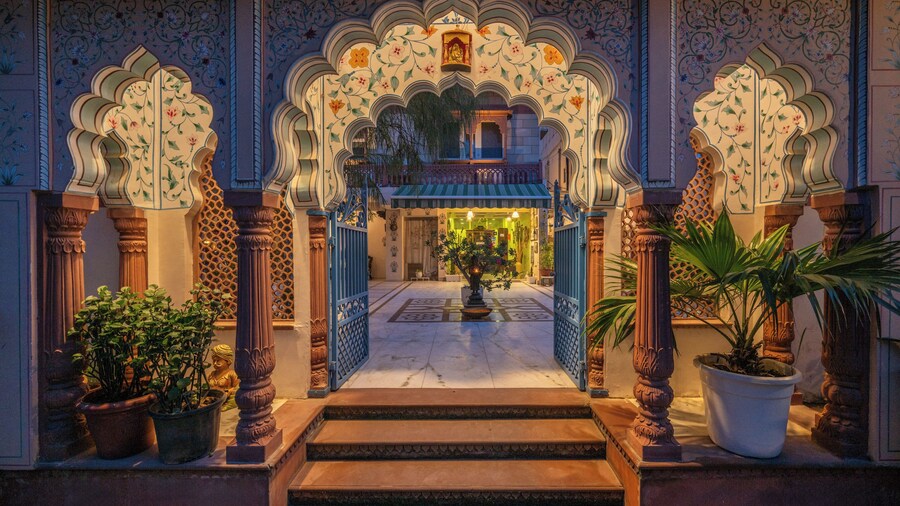 Suryaa Villa - A City Centre Hotel