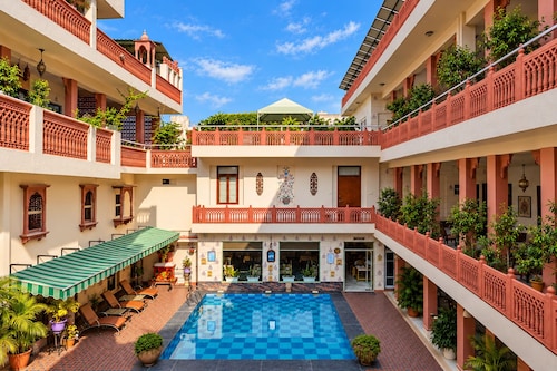 Suryaa Villa - A City Centre Hotel