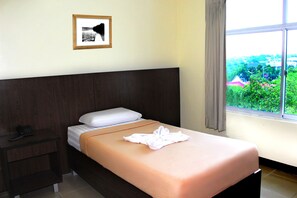 Habitació individual estàndard, 1 llit de matrimoni | Escriptori i wifi gratuïta 