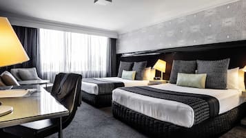 Deluxe Twin Room, 2 Twin Beds | In-room safe, desk, laptop workspace, blackout drapes