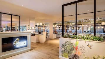 Breakfast, lunch and dinner served