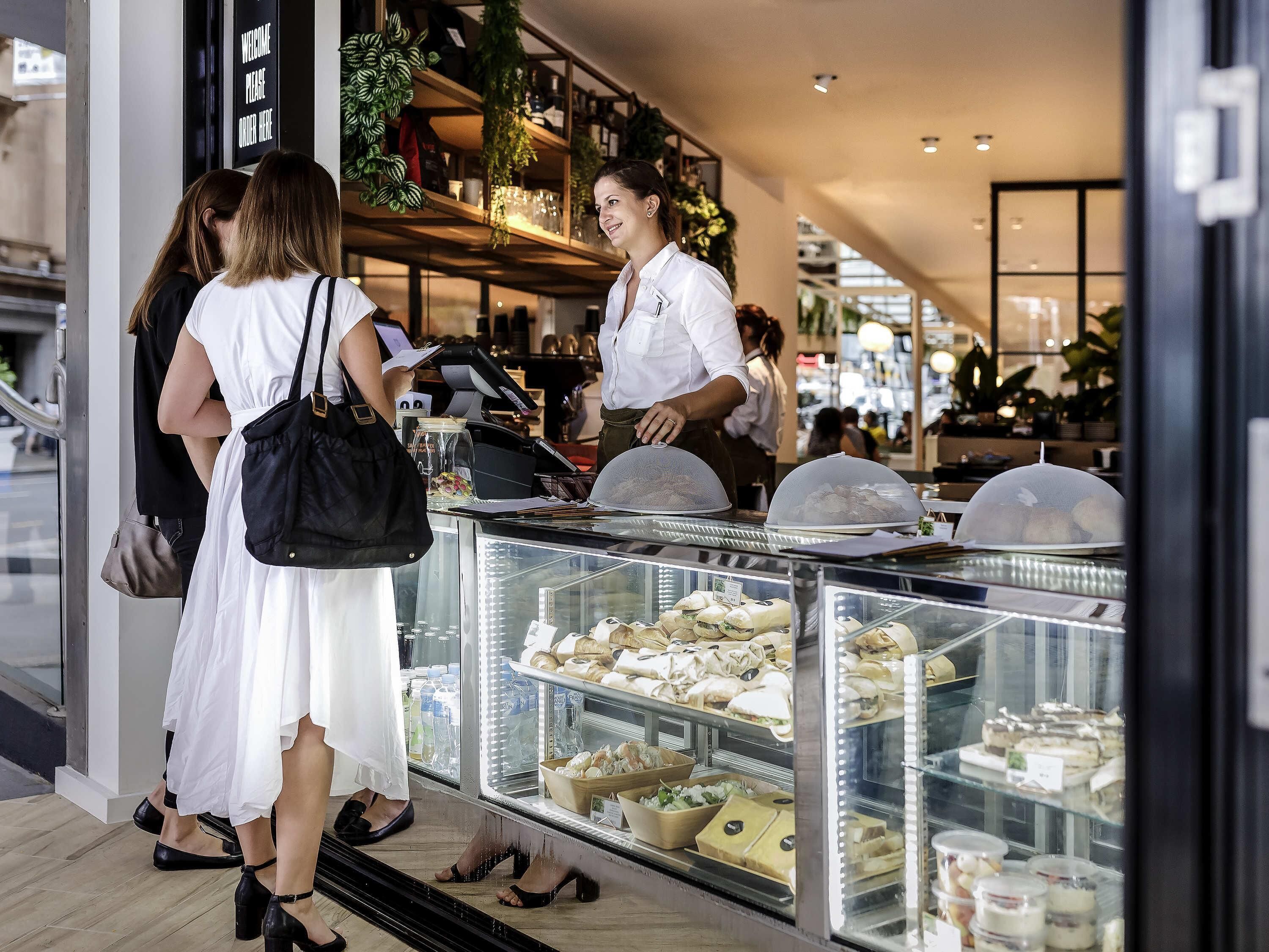 Tägliches Frühstücksbuffet gegen Gebühr