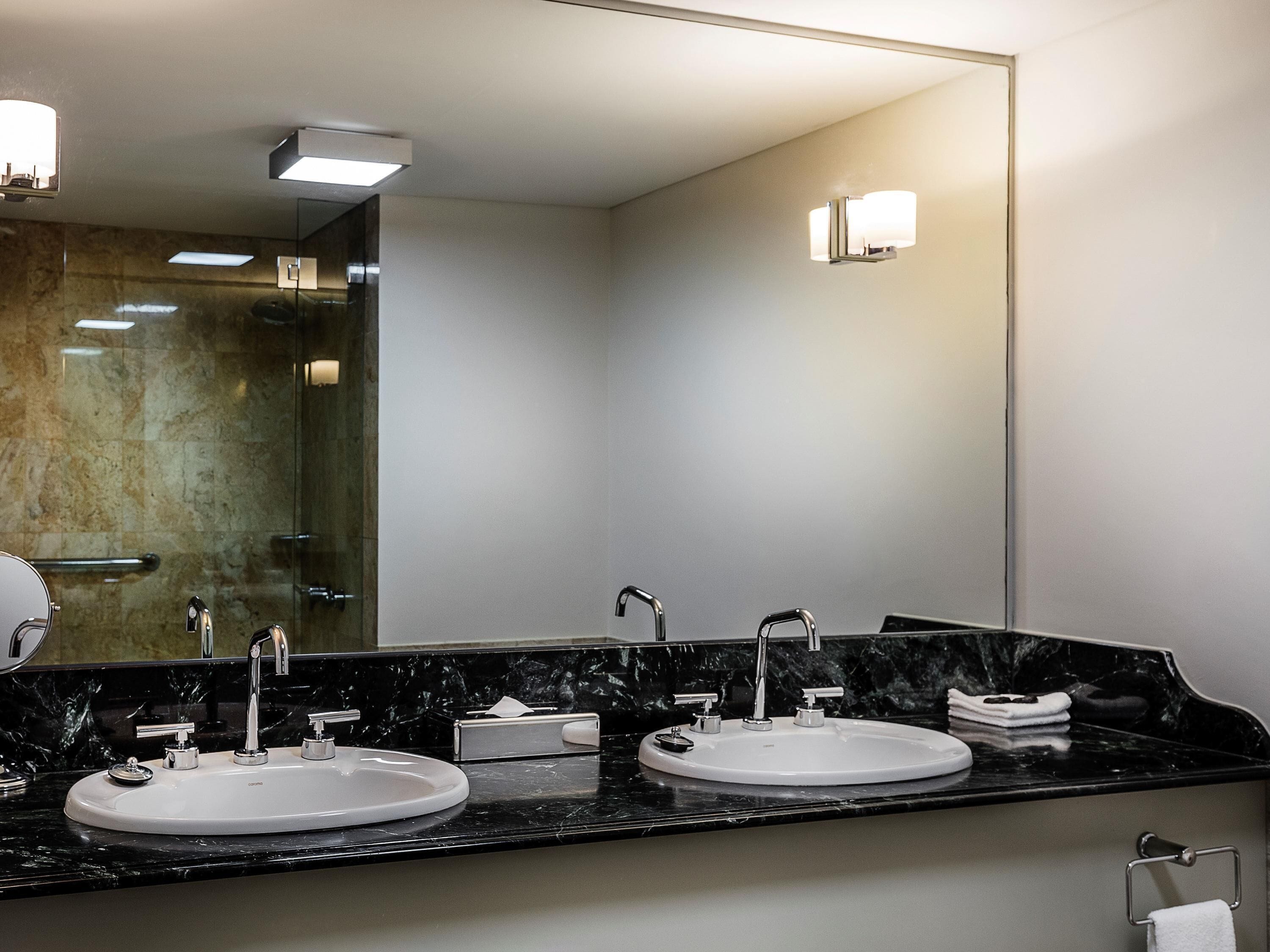 Deluxe Room, 1 King Bed, Balcony | In-room safe, desk, laptop workspace, blackout drapes