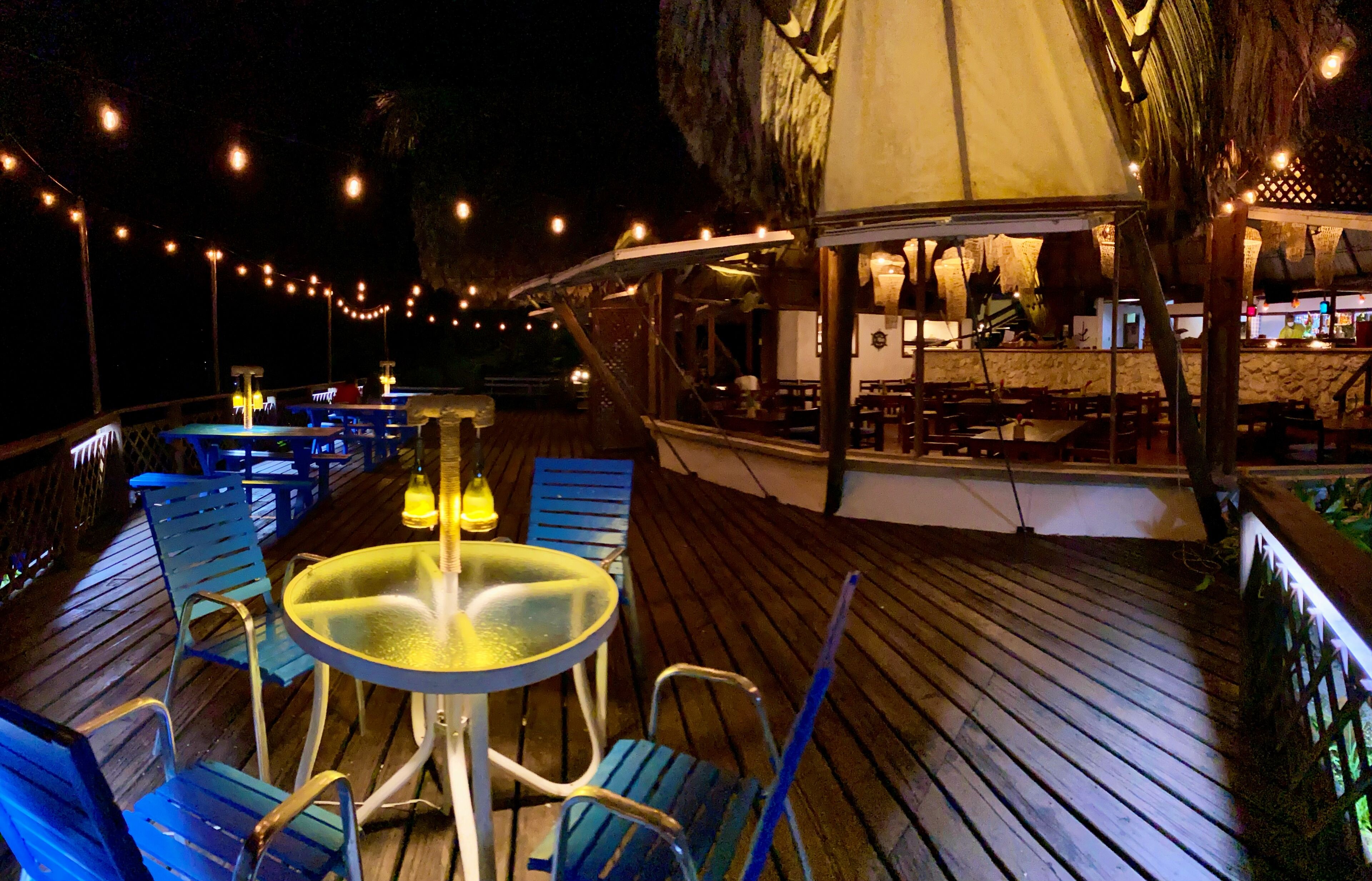 breakfast, lunch and dinner served