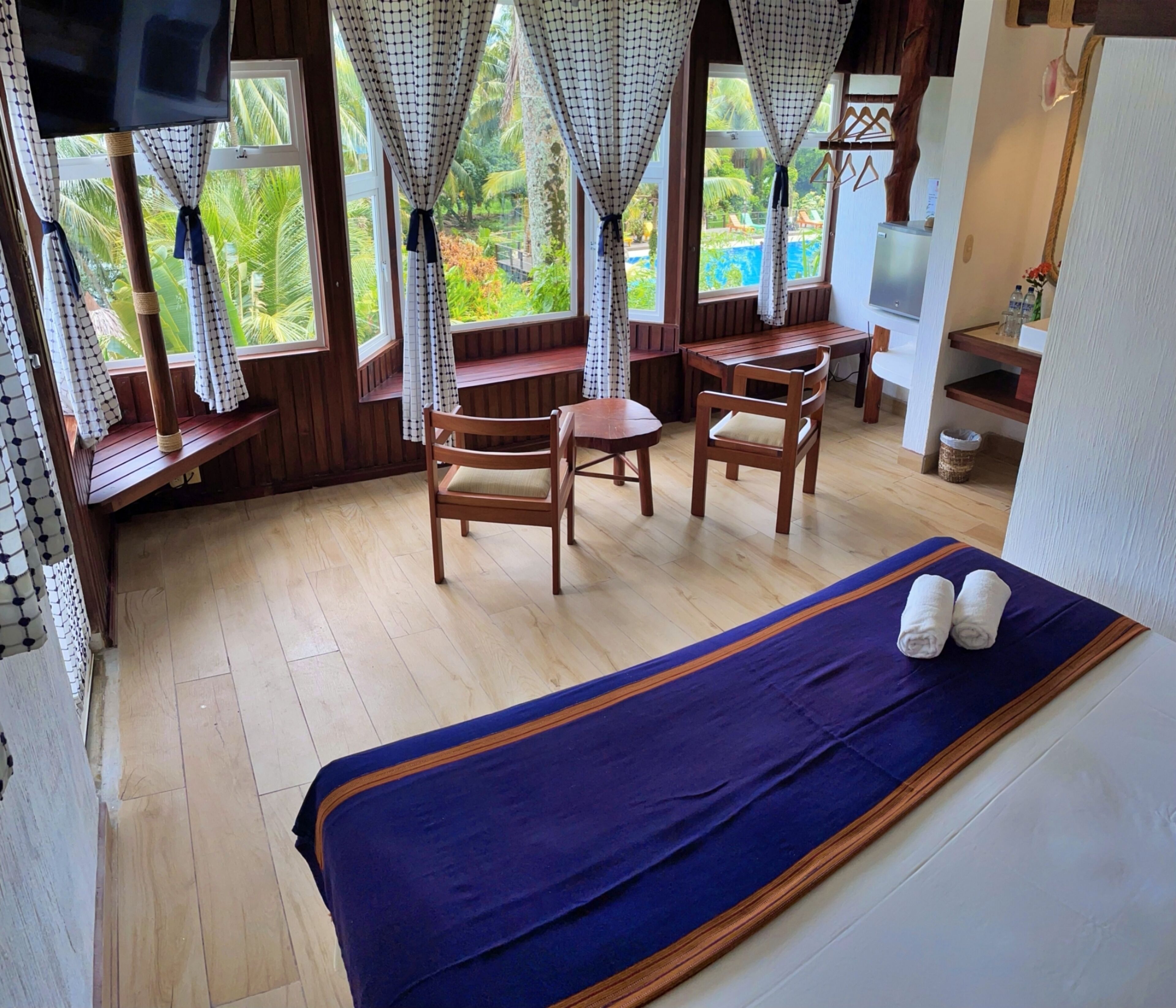 premium cabin | 1 bedroom, in-room safe, desk, free wifi