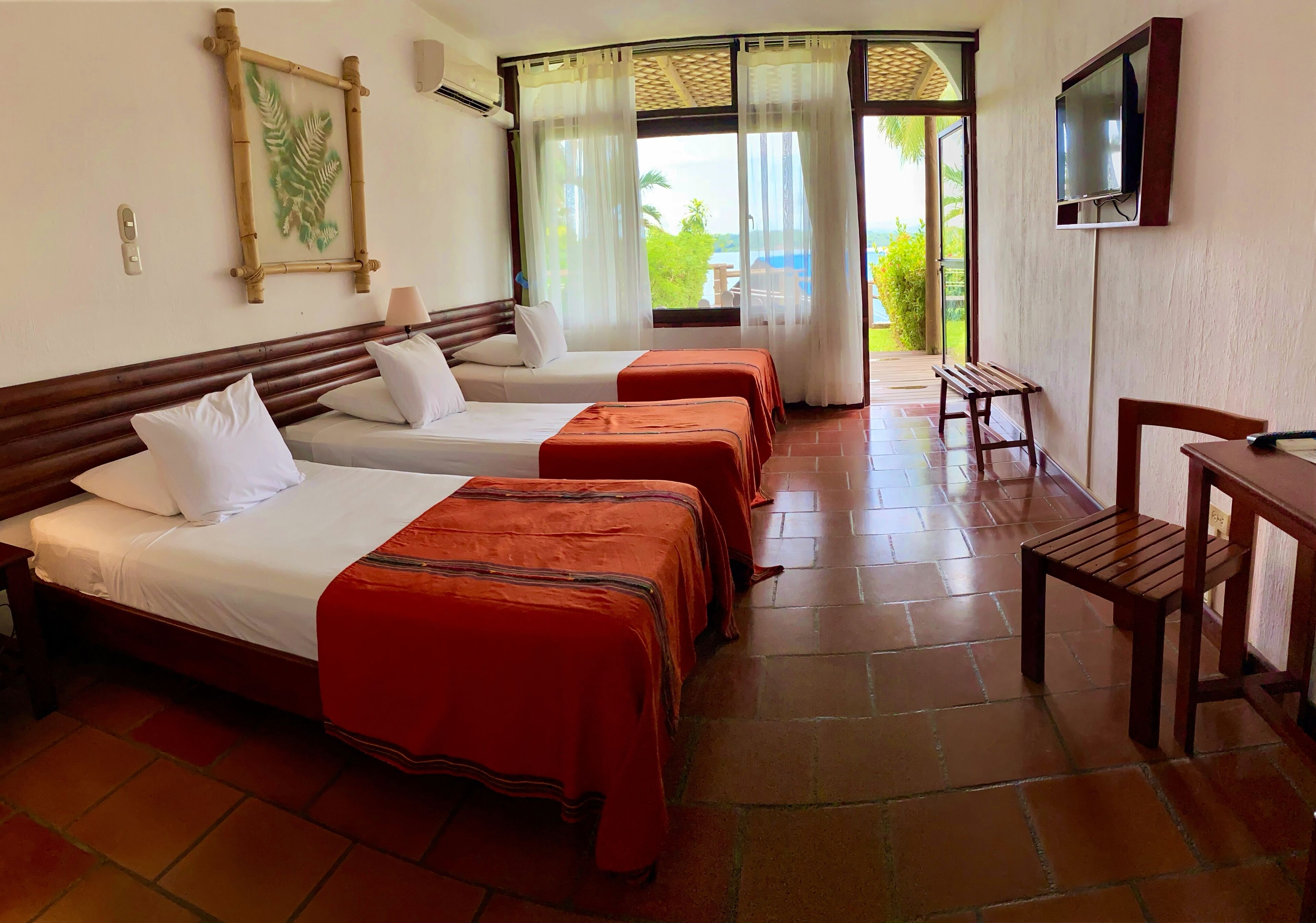 standard triple room | 1 bedroom, in-room safe, desk, free wifi