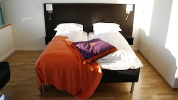 Desk, cots/infant beds, WiFi