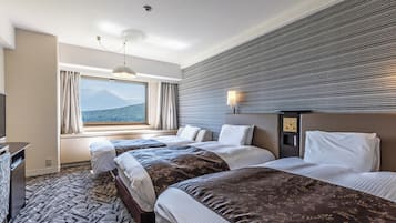 Chambre Triple, non-fumeurs | Literie de qualité supérieure, couette en duvet d'oie, bureau