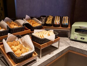 Free daily buffet breakfast