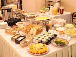 Desayuno buffet diario (JPY 1400 por persona)