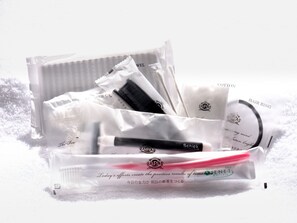 Desk, blackout curtains, soundproofing, iron/ironing board - Apa Hotel Komatsu Grand (Komatsu)