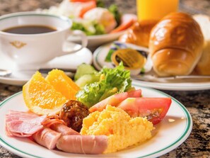 Daily buffet breakfast for a fee