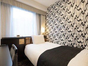 Down duvets, desk, soundproofing, free WiFi - APA Hotel Komatsu (Komatsu)