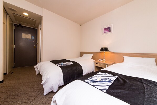 Down duvets, desk, soundproofing, free WiFi