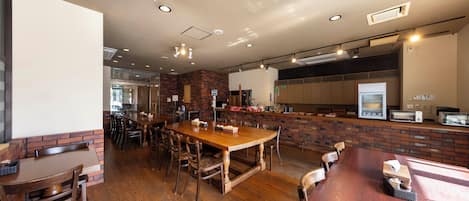 Päivittäinen mannermainen aamiainen (1500 JPY per henkilö)