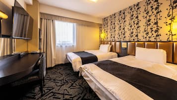 Down duvets, desk, soundproofing, free WiFi