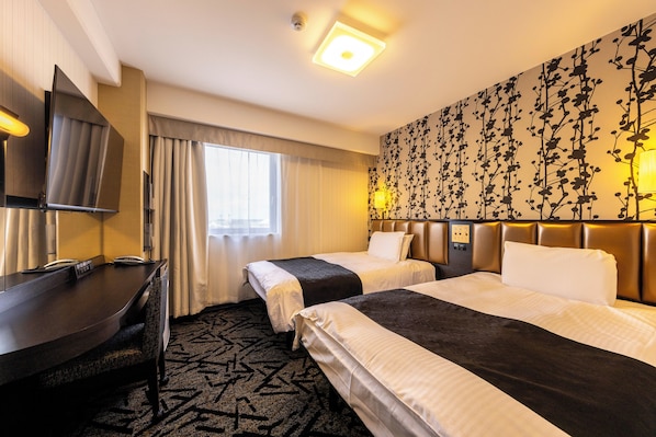 Down duvets, desk, soundproofing, free WiFi