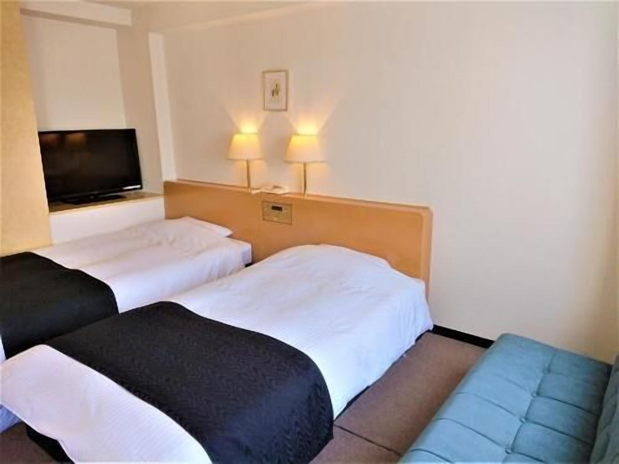 Desk, blackout curtains, iron/ironing board, free WiFi
