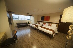 Egyptian cotton sheets, premium bedding, pillow-top beds, desk - NS Royal Hotel -city Center Cebu (Cebu City)