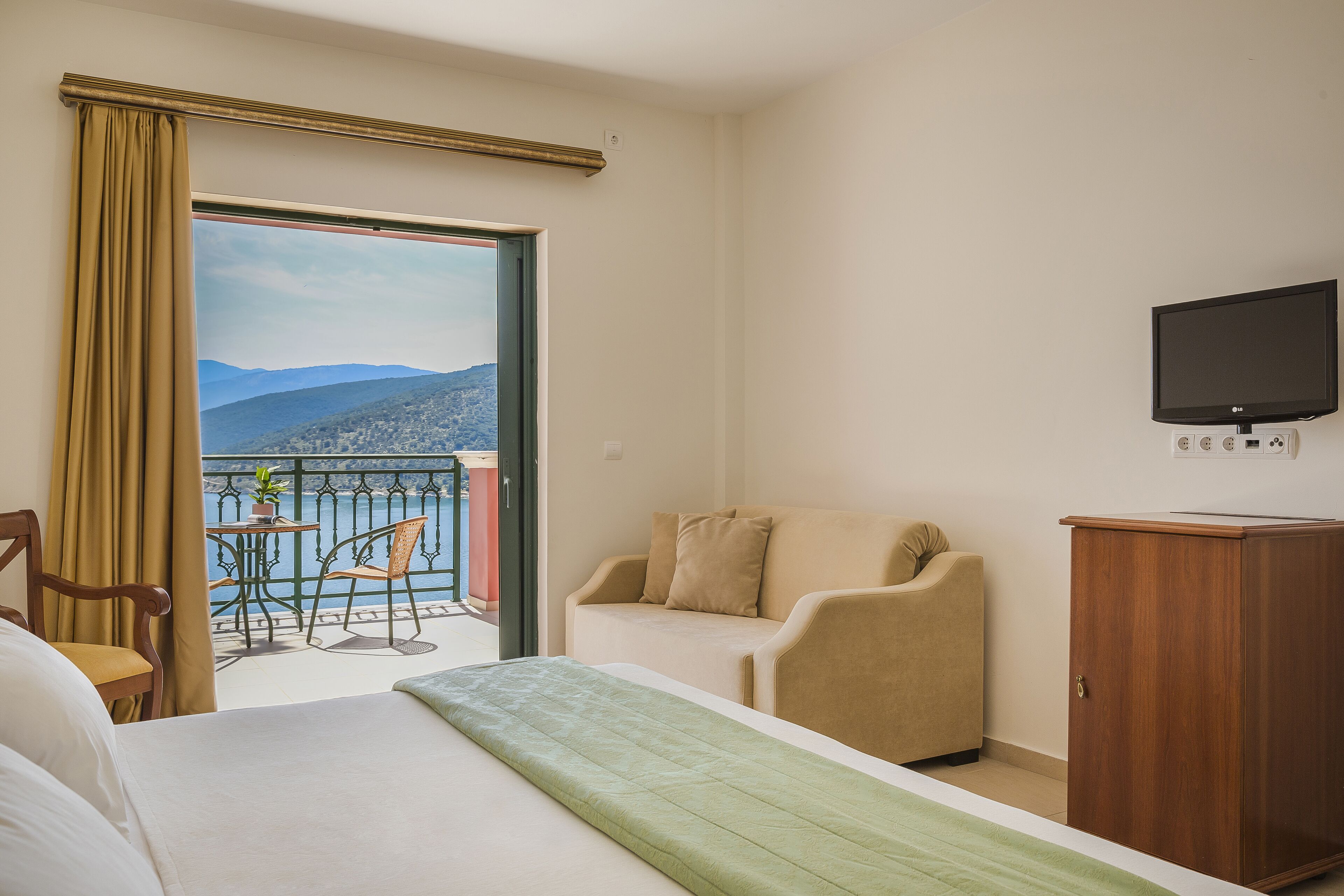 Suite Familiale, vue mer | Literie de qualité supérieure, coffres-forts dans les chambres